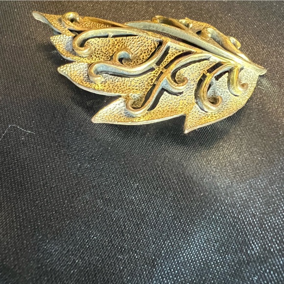 Leaf brooch Brass Gold Textured Swirls Leaves Modernist Boho brutalist Fall - Picture 9 of 9